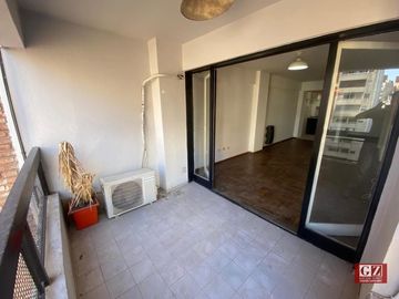 VENTA Departamento 2 dormitorios, 2 baños. Plena Nueva Córdoba.