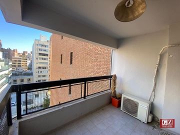 VENTA Departamento 2 dormitorios, 2 baños. Plena Nueva Córdoba.