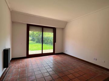 Casa de 3 AMBIENTES en venta