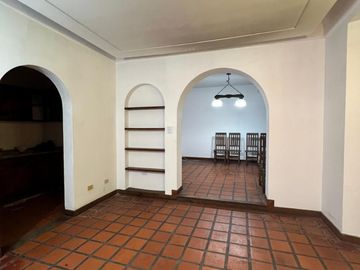 Casa de 3 AMBIENTES en venta