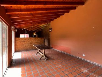 Casa de 3 AMBIENTES en venta