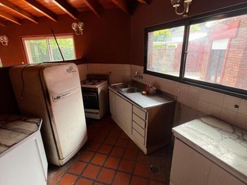 Casa de 3 AMBIENTES en venta