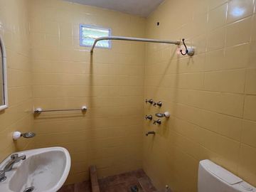 Casa de 3 AMBIENTES en venta