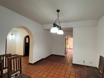 Casa de 3 AMBIENTES en venta