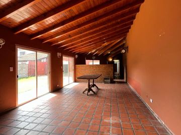 Casa de 3 AMBIENTES en venta