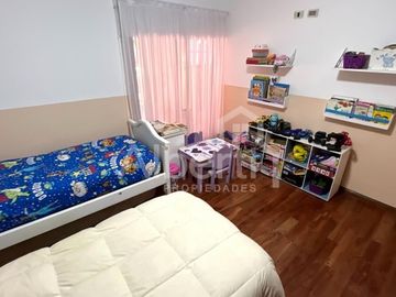 VENTA EL PALOMAR CASA PH AL FRENTE 3 AMBIENTES.