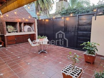 VENTA EL PALOMAR CASA PH AL FRENTE 3 AMBIENTES.