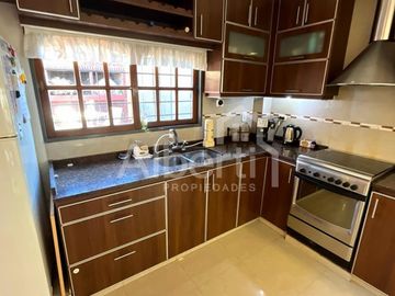 VENTA EL PALOMAR CASA PH AL FRENTE 3 AMBIENTES.