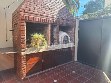 VENTA EL PALOMAR CASA PH AL FRENTE 3 AMBIENTES.