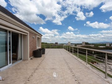 SOÑADA CASA EN VILLA ALLENDE GOLF-  IDEAL EMPRENDIMIENTO COMERCIAL -