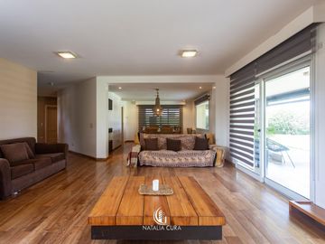 SOÑADA CASA EN VILLA ALLENDE GOLF-  IDEAL EMPRENDIMIENTO COMERCIAL -