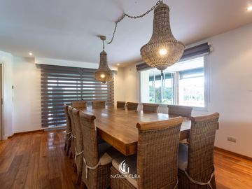 SOÑADA CASA EN VILLA ALLENDE GOLF-  IDEAL EMPRENDIMIENTO COMERCIAL -
