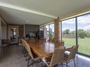SOÑADA CASA EN VILLA ALLENDE GOLF-  IDEAL EMPRENDIMIENTO COMERCIAL -