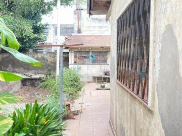 CHALET DE 4 AMBIENTES A REFACCIONAR EN VENTA - MORON NORTE