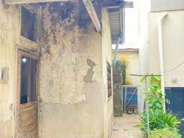 CHALET DE 4 AMBIENTES A REFACCIONAR EN VENTA - MORON NORTE