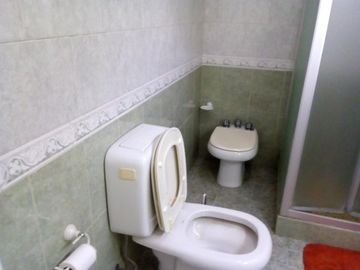 Hermosa Casa Americana en VENTA en Glew, APTA CRÉDITO HIPOTECARIO.