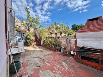 Venta Casa 4 Ambientes Con Local Al Frente En El Palomar