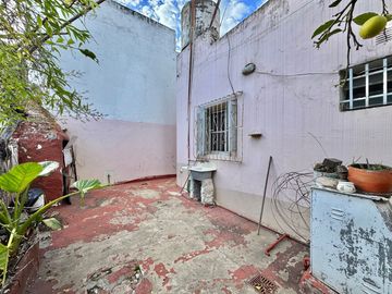 Venta Casa 4 Ambientes Con Local Al Frente En El Palomar