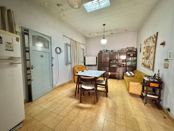 Venta Casa 4 Ambientes Con Local Al Frente En El Palomar
