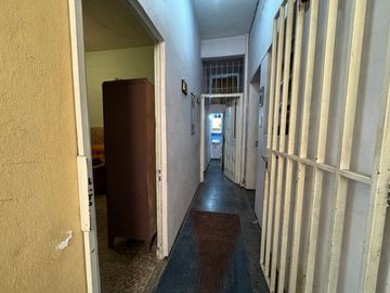 Venta Casa 4 Ambientes Con Local Al Frente En El Palomar