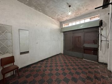 Venta Casa 4 Ambientes Con Local Al Frente En El Palomar