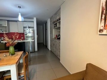 3 AMBIENTES AL FRENTE Y CONTRAFRENTE  , CON COCHERA , IMPECABLE
