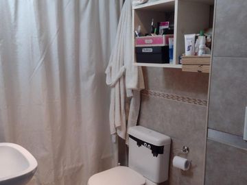 SE VENDE DPTO CON BALCON Y COCHERA EXCELENTE ESTADO