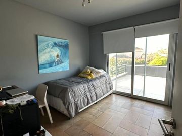 Casa de cinco ambientes en venta