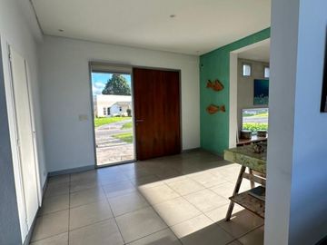 Casa de cinco ambientes en venta