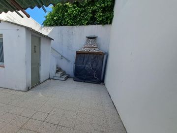 Ph De 4 Ambientes En Dos Plantas, Amplio, Garaje, Parrilla, Oportunidad