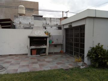 Hermosa Casa Americana en VENTA APTA CRÉDITO HIPOTECARIO en Glew.