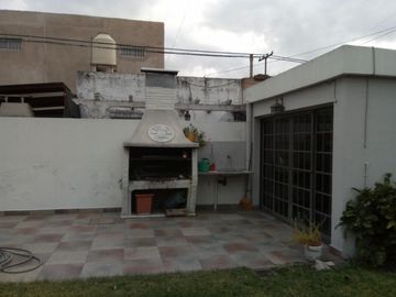 Hermosa Casa Americana en VENTA APTA CRÉDITO HIPOTECARIO en Glew.