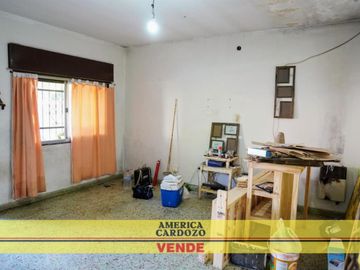 CASA EN VENTA 4 AMBIENTES, MORENO SUR