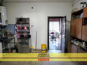 CASA EN VENTA 4 AMBIENTES, MORENO SUR