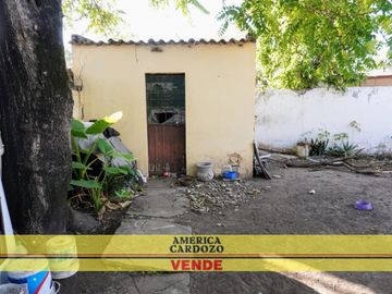 CASA EN VENTA 4 AMBIENTES, MORENO SUR