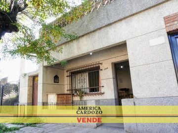 CASA EN VENTA 4 AMBIENTES, MORENO SUR