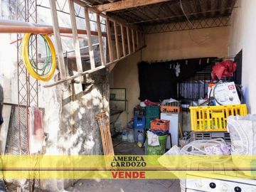CASA EN VENTA 4 AMBIENTES, MORENO SUR