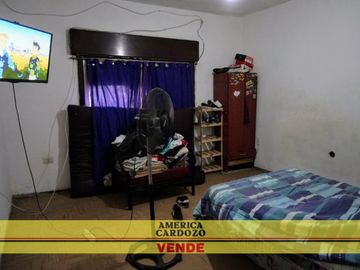 CASA EN VENTA 4 AMBIENTES, MORENO SUR