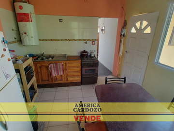 COMPLEJO DE CASA CON 2 DEPTS, 374 M2, MERLO NORTE