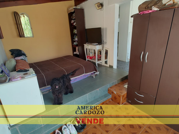 COMPLEJO DE CASA CON 2 DEPTS, 374 M2, MERLO NORTE