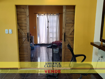 COMPLEJO DE CASA CON 2 DEPTS, 374 M2, MERLO NORTE