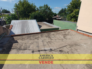 COMPLEJO DE CASA CON 2 DEPTS, 374 M2, MERLO NORTE