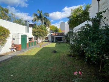 CASA EN VENTA DE 4 AMBIENTES