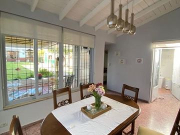 CASA EN VENTA DE 4 AMBIENTES