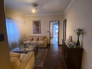 CASA EN VENTA DE 4 AMBIENTES