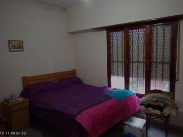 VENDO CASA 2 AMB CON PARQUE