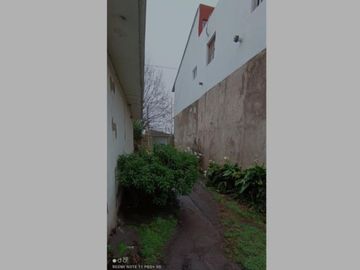 VENDO CASA 2 AMB CON PARQUE