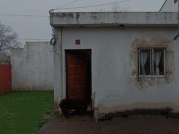 VENDO CASA 2 AMB CON PARQUE