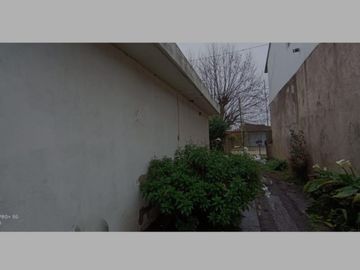 VENDO CASA 2 AMB CON PARQUE