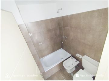 VENDE: Departamento 1 Dormitorio con Balcón / CENTRO